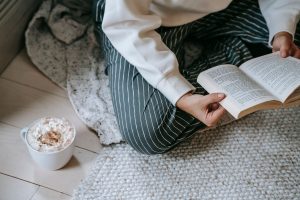 Bagaimana Rutin Membaca Buku Dapat Meningkatkan Produktivitas Karyawan dalam Bekerja